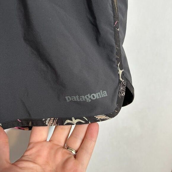 Patagonia Hydropeak Scallop 18" Boardshorts Mens 33 Black Floral - Picture 7 of 10
